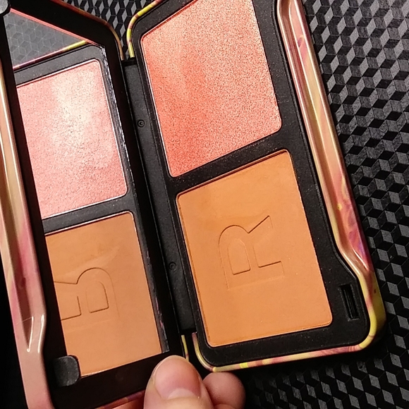 Makeup Revolution Beauty London Peach Heat Dynamic Face Palette Duo - Picture 3 of 8